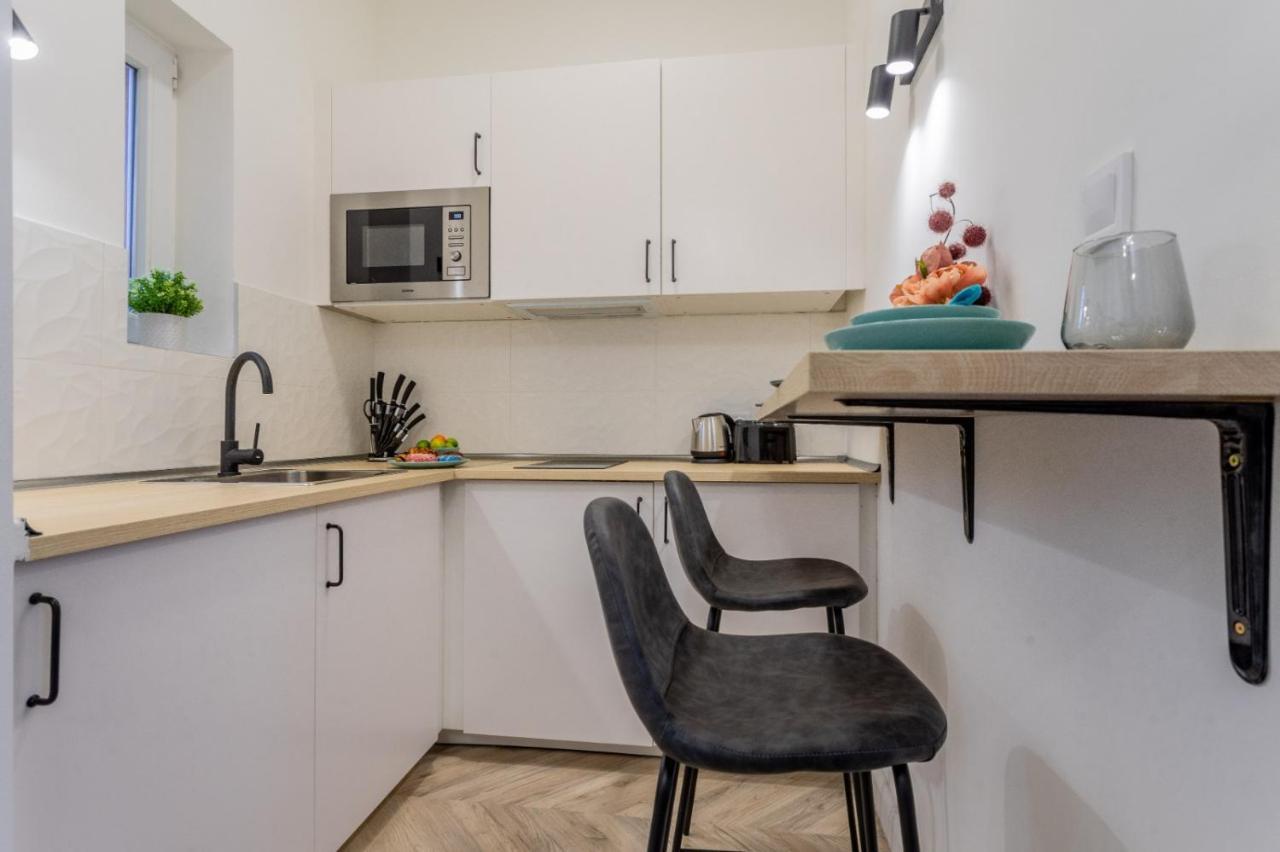 Azure Green Heaven Apartment Budapest